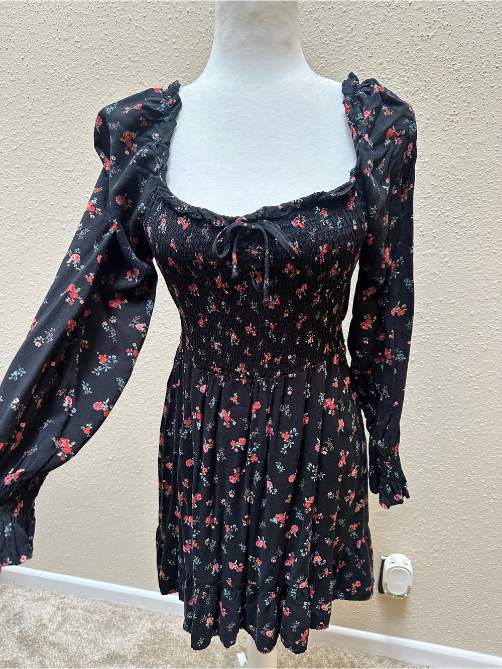 Women’s Sz L Black Floral Square Neck Smocked Puff Sleeve Mini Dress Whimsigoth